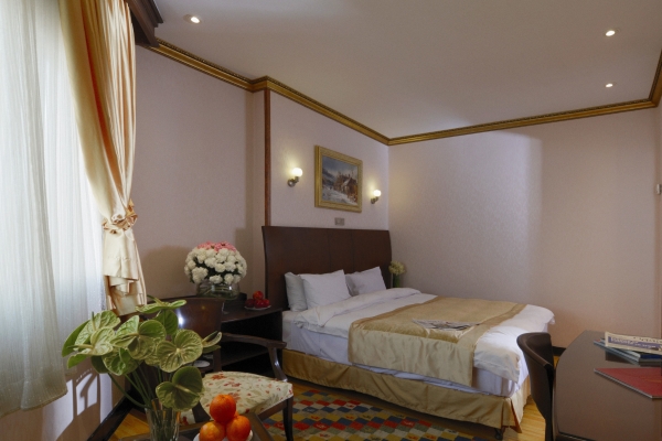 Ferdowsi International Grand (Hotel-e Bozorg-e Ferdowsi) (Teheran)